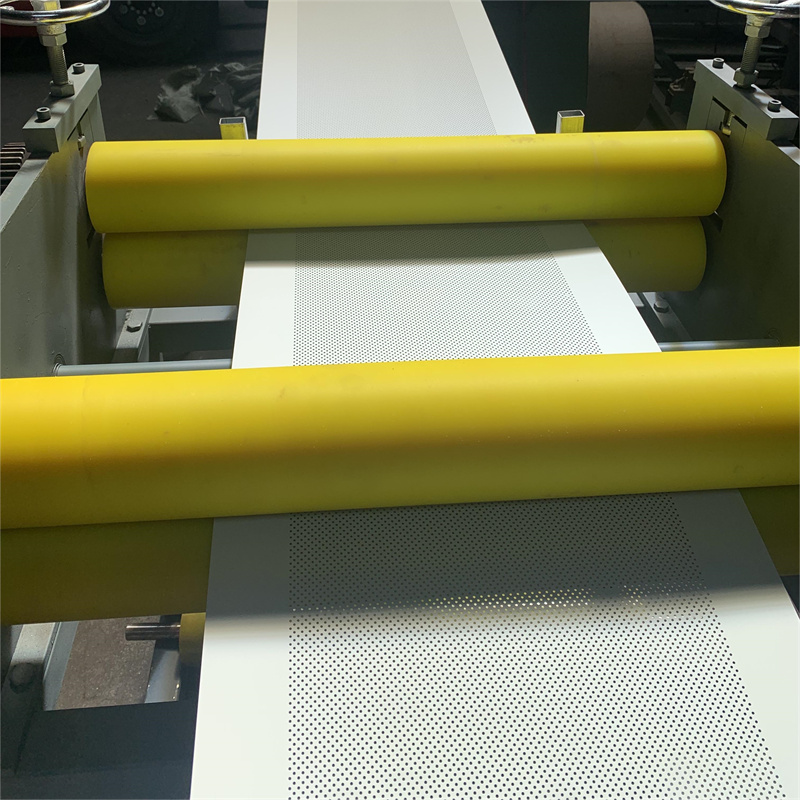 彩涂板沖孔卷帶